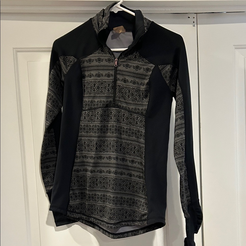 CALIA by Carrie Underwood Black and Gray Patterned Top